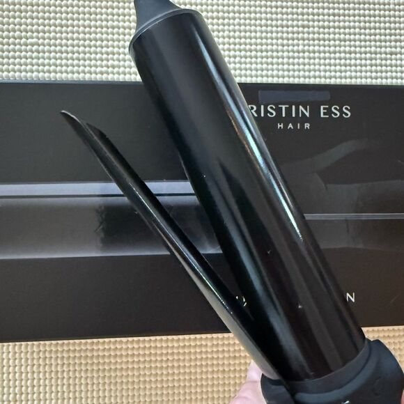 NWT Kristin Ess NanoBlack Curling Iron (1.25”) in its gorgeous box - Picture 16 of 16